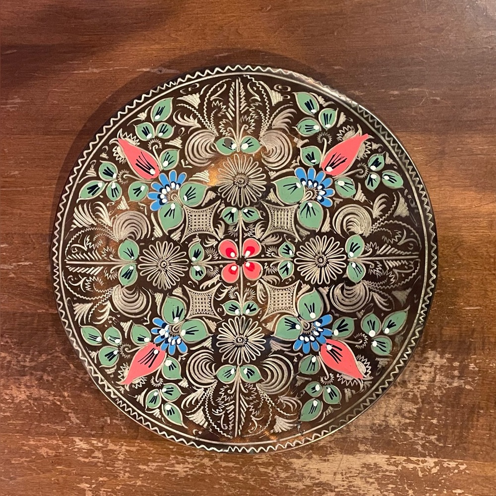 Beautiful Multi-color Round Decorative Copper Plate/Wall Art. (11.5” L & W) $5